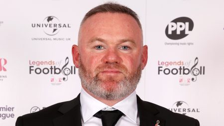 ‘Body language tells you a lot’- Wayne Rooney pins blame for Liverpool woes on ‘big concern’ Van Dijk and Salah ‘Body language tells you a lot’- Wayne Rooney pins blame for Liverpool woes on ‘big concern’ Van Dijk and Salah