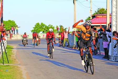 Briton John leads the pack at Fireworks 4
