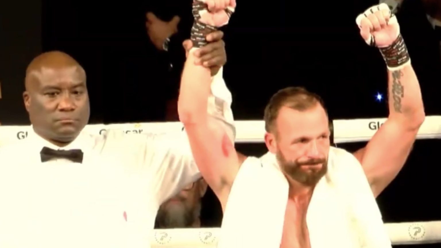 Ex-Chelsea star Jody Morris BEATS David Bentley in charity boxing fight… and aims dig at Arsenal and Tottenham