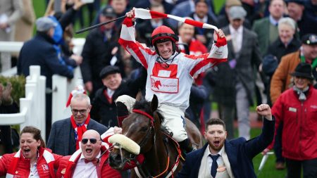 Jim Delahunt’s expert horse racing betting tips for Wetherby, Ayr and Newcastle as The Real Whacker goes for glory again