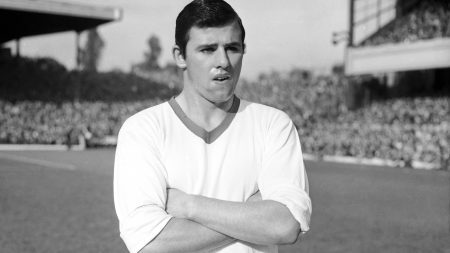 Man Utd confirm tragic death of former midfielder and Huddersfield legend