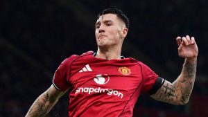 Man Utd release statement as Benjamin Sesko seeks out fan after reaction to Old Trafford goal