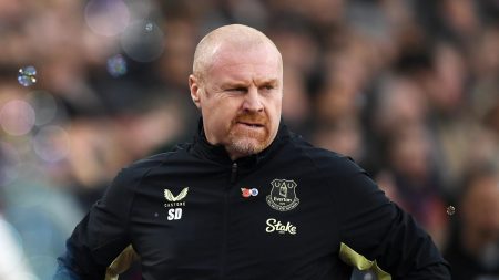 Sean Dyche returns to Nottingham Forest nearly 40 years after tragedy stopped him breaking into Brian Clough’s team Sean Dyche returns to Nottingham Forest nearly 40 years after tragedy stopped him breaking into Brian Clough’s team