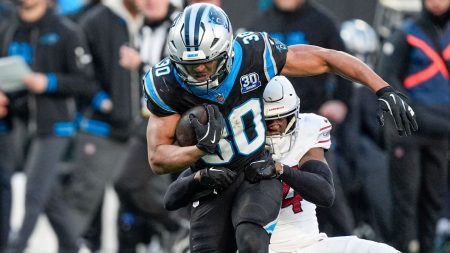 Source: Panthers RB Hubbard not expected to play vs. Dolphins Source: Panthers RB Hubbard not expected to play vs. Dolphins