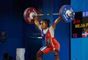 Yudelina Mejía becomes first Dominican woman to win gold at World Weightlifting Championships