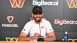 Aloha, amigo: Hawaiian QBs Tua, Mariota meet in Madrid Aloha, amigo: Hawaiian QBs Tua, Mariota meet in Madrid