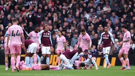 Bournemouth stars Tyler Adams and Adam Smith collapse to floor with nasty head injuries as Aston Villa clash suspended Bournemouth stars Tyler Adams and Adam Smith collapse to floor with nasty head injuries as Aston Villa clash suspended