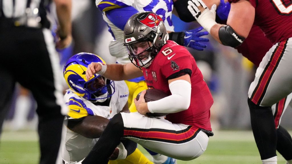 Bucs’ Baker Mayfield exits loss to Rams with left shoulder sprain