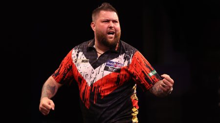 Darts star Michael Smith relying on MACHINES to play as he struggles with arthritis in both feet and wrist