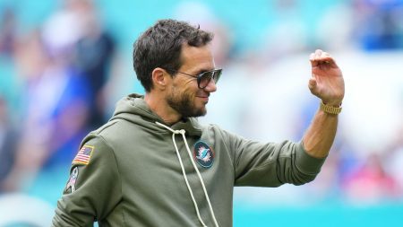Dolphins HC Mike McDaniel plays coy on viral sighting with Bills fans