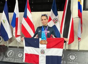 Dominican gymnast Mia Lugo shines with triple medal performance in El Salvador