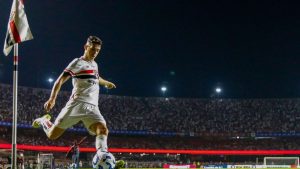 Ex-Chelsea midfielder Oscar in hospital after abnormal fitness test