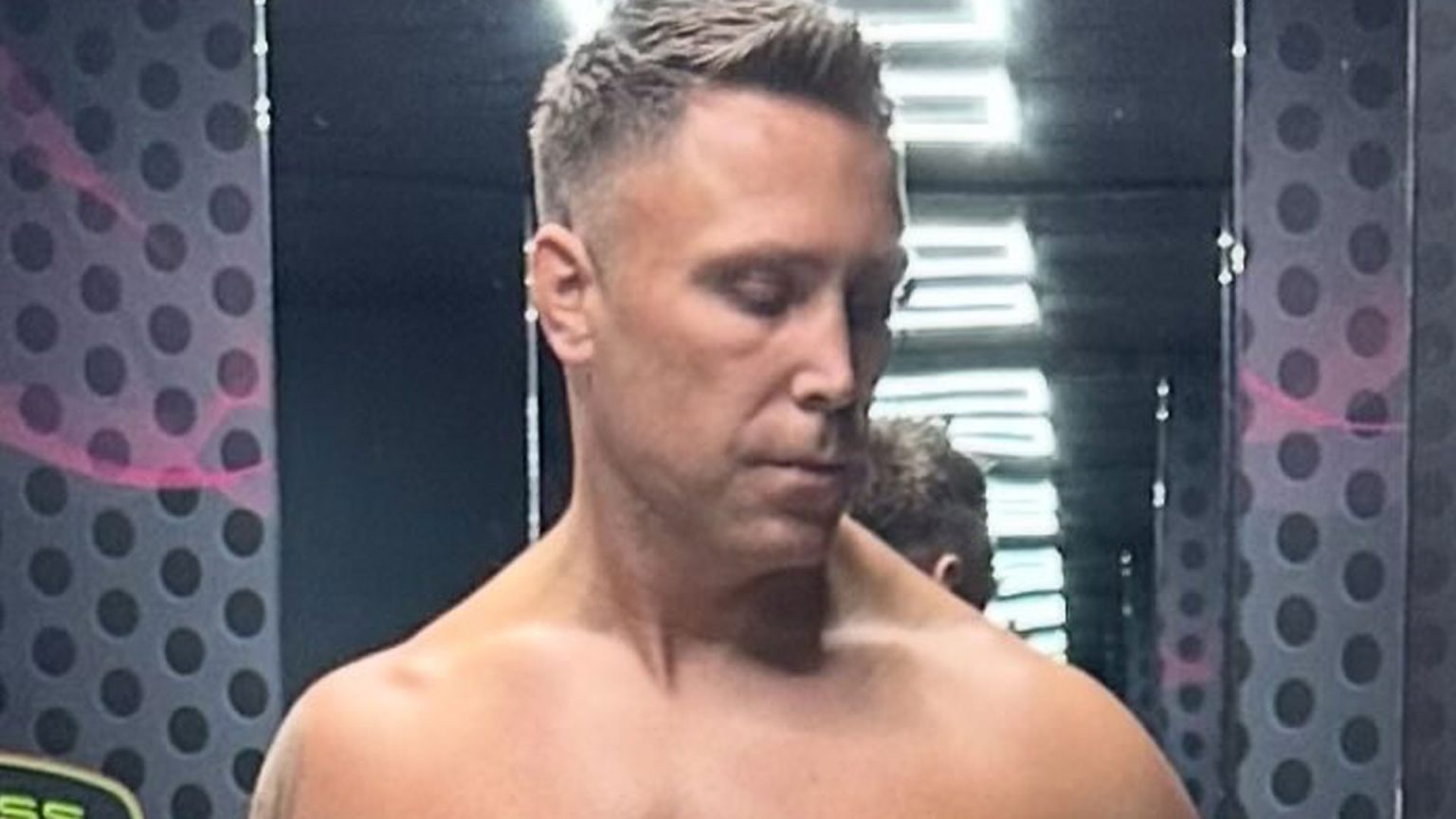 Gerwyn Price shows off amazing body transformation and ripped physique as he hits back at claims he ‘looks like a kid’