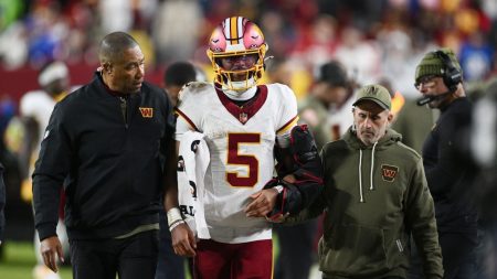 Jayden Daniels exits Commanders’ loss with left arm injury