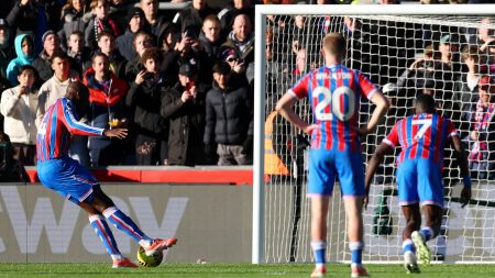 Jean-Philippe Mateta forced to retake Crystal Palace penalty against Man Utd following major rule change