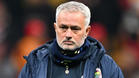 Jose Mourinho ‘leaves Fenerbahce with £656,000 bill for living in luxury hotel suite’