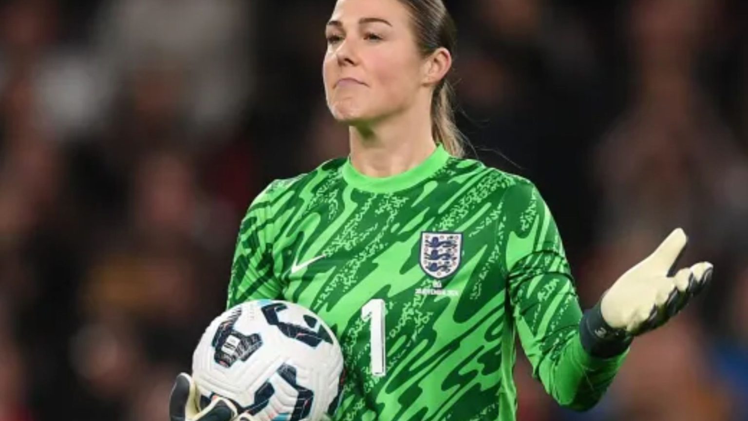Lionesses throw support behind Mary Earps as she reveals mental health battles