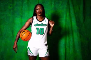 Nestor double-double leads UNT women’s hoops to 4-1