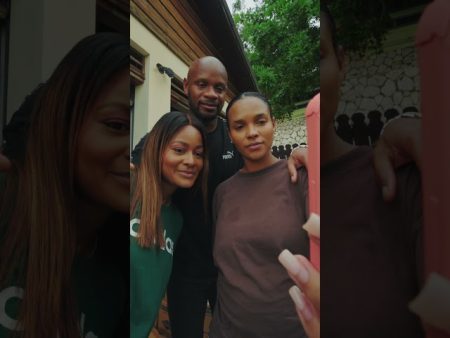 Noah Lyles donates essential supplies to Junelle Bromfield’s hurricane-hit hometown Noah Lyles donates essential supplies to Junelle Bromfield’s hurricane-hit hometown