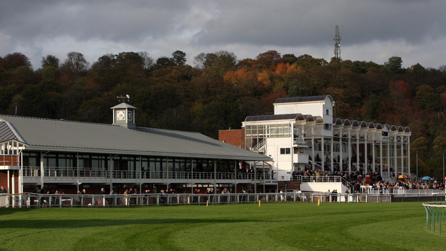 Racing ABANDONED at Nottingham just hours before start time as statement is released