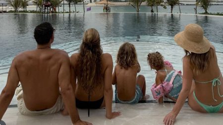 Rio Ferdinand takes aim at government and reveals why he quit ‘falling apart’ UK to live in Dubai Rio Ferdinand takes aim at government and reveals why he quit ‘falling apart’ UK to live in Dubai