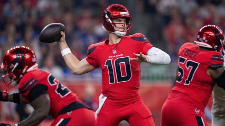 Texans’ defense comes up big in TNF win against Bills