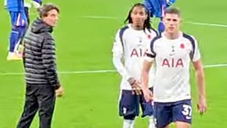 Thomas Frank explains Micky van de Ven and Djed Spence snubs as Alan Shearer defends sulking Spurs pair Thomas Frank explains Micky van de Ven and Djed Spence snubs as Alan Shearer defends sulking Spurs pair