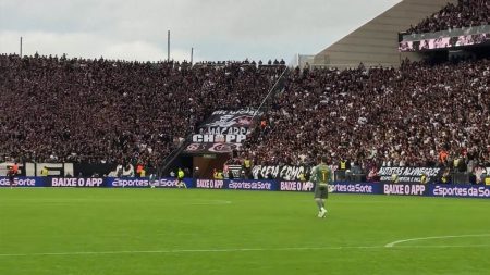 Watch spine-tingling moment ultras of Brazilian giants allowed back in stadium for first time in SIX MONTHS