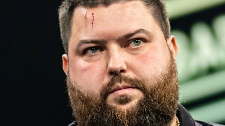 ‘What happened?’ – Michael Smith cuts head DURING Grand Slam of Darts loss to Luke Humphries to leave rival baffled