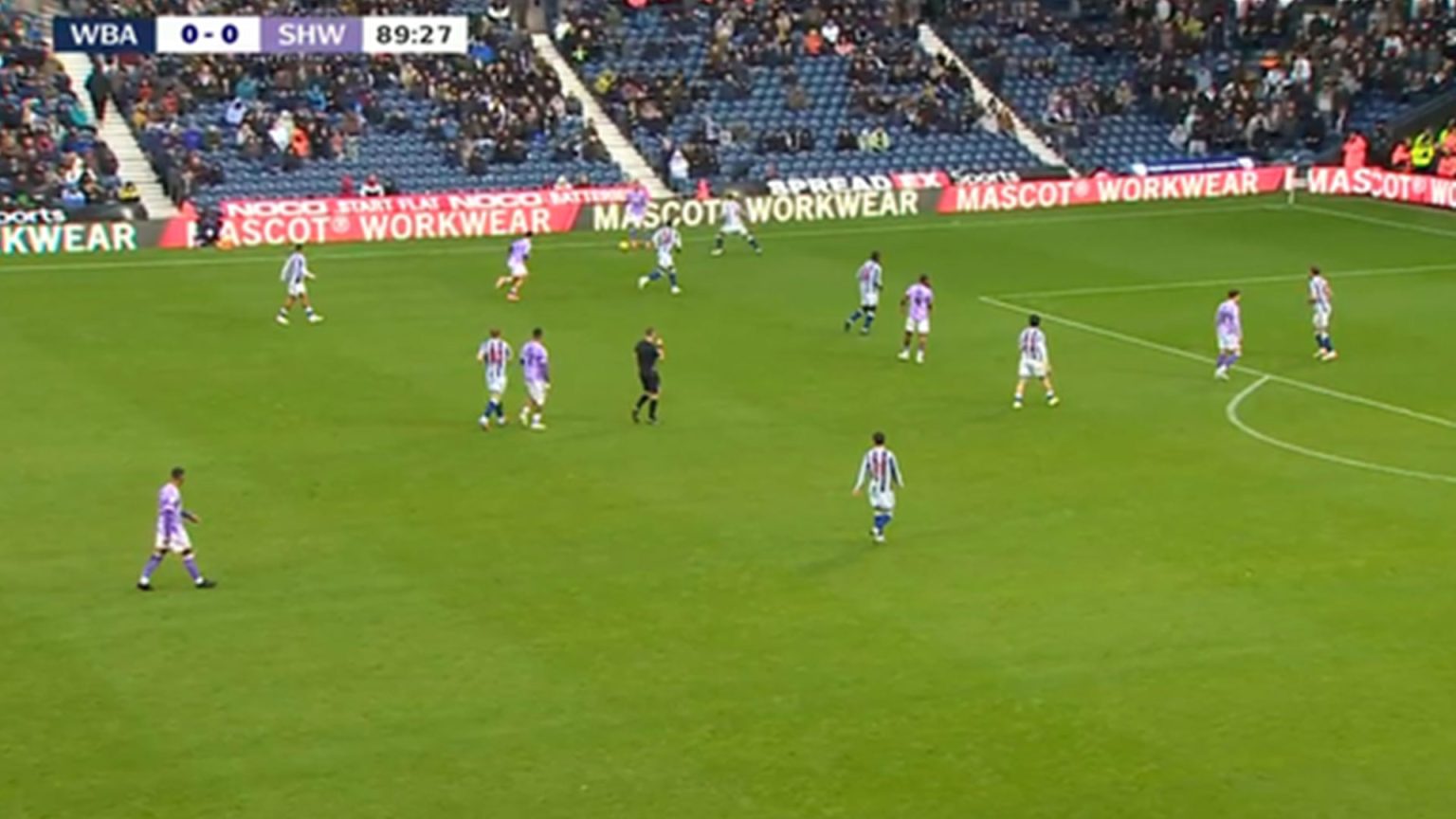 ‘Who allowed this?’ – Fuming fans instantly turn Championship match off thanks to ‘horrific’ kit clash