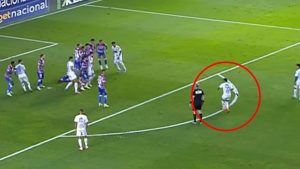 ‘Never seen anyone try this’ – Neymar attempts genius rarely spotted free-kick as fans ask ‘is this legal?’