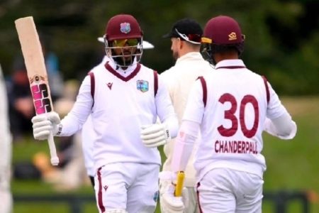 Hope bats through eye infection to topscore for WI Hope bats through eye infection to topscore for WI