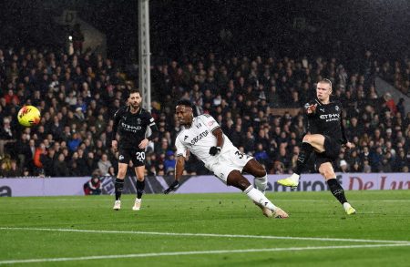 Manchester City Survive Fulham Fightback Manchester City Survive Fulham Fightback