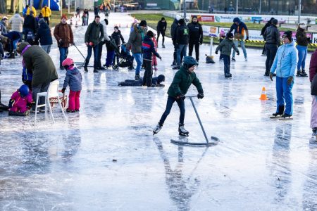 Two frosty days and the Dutch are out in force on their skates Two frosty days and the Dutch are out in force on their skates