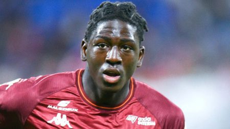 Aston Villa ‘agree £10MILLION deal’ to sign 6ft 3in 16-year-old dubbed ‘next Didier Drogba’ Aston Villa ‘agree £10MILLION deal’ to sign 6ft 3in 16-year-old dubbed ‘next Didier Drogba’