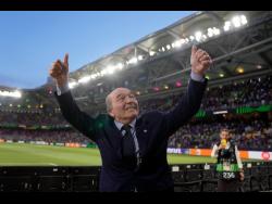 Fiorentina owner, Mediacom chairman Commisso dies at 76 | Sports