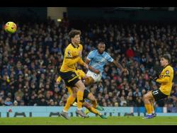 Man City win, Liverpool lose in stoppage time | Sports