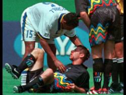 English football union wants fewer headers to protect players | Sports