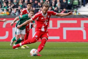 Kane brace helps Bayern widen gap atop Bundesliga