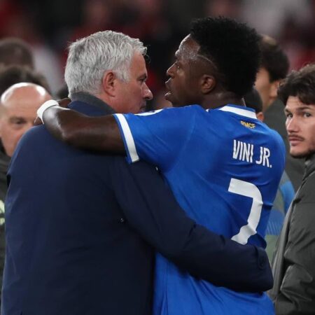 Kompany hits out at Mourinho for Vinícius comments | Sports