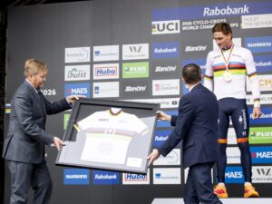 ”Majestic” Van der Poel claims record eighth cyclo-cross title