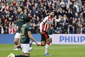 PSV punish Feyenoord errors to take 17-point lead in Eredivisie