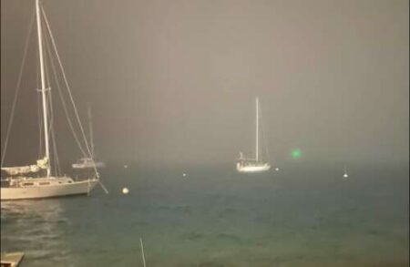 ‘Patchy’ fog engulfs island – The Royal Gazette