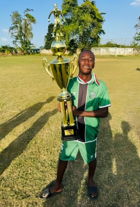 Jamaican teen Tajay Dias wins NGVB title in Suriname