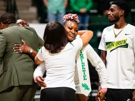 Nestor stars, but North Texas lose on Senior Night Nestor stars, but North Texas lose on Senior Night