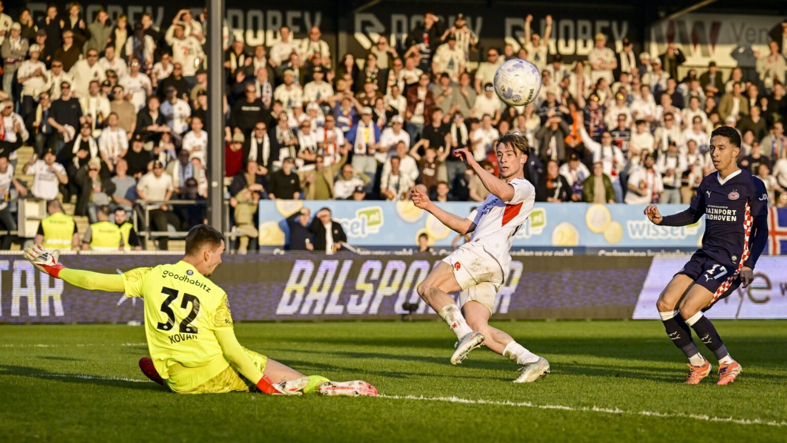 PSV’s title party on hold as Telstar shine again, Feyenoord draw