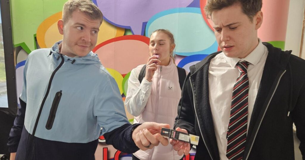 Teenagers warned of vaping risks by theatre project