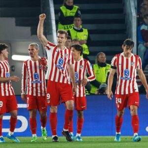 Atlético win 2-0 at 10-man Barcelona, Liverpool lose | Sports
