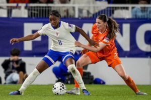 Dutch women edge closer to World Cup after 1-1 draw in France