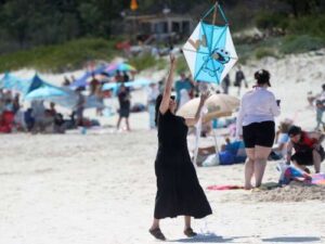 Good Friday tradition kept alive at Horseshoe Bay – The Royal Gazette Good Friday tradition kept alive at Horseshoe Bay – The Royal Gazette